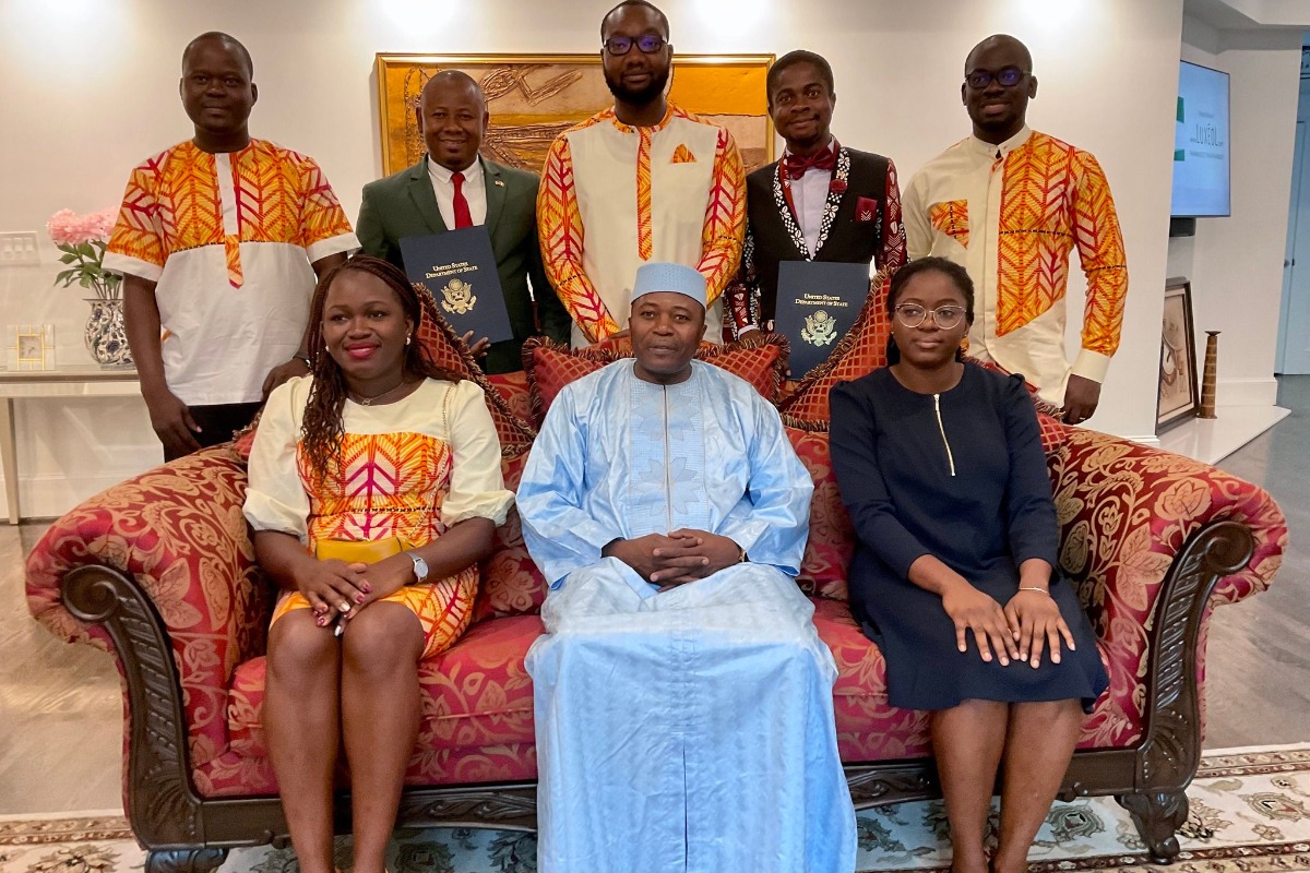 L'Ambassadeur Ibrahima TOURE offre une réception aux jeunes leaders ivoiriens du YALI