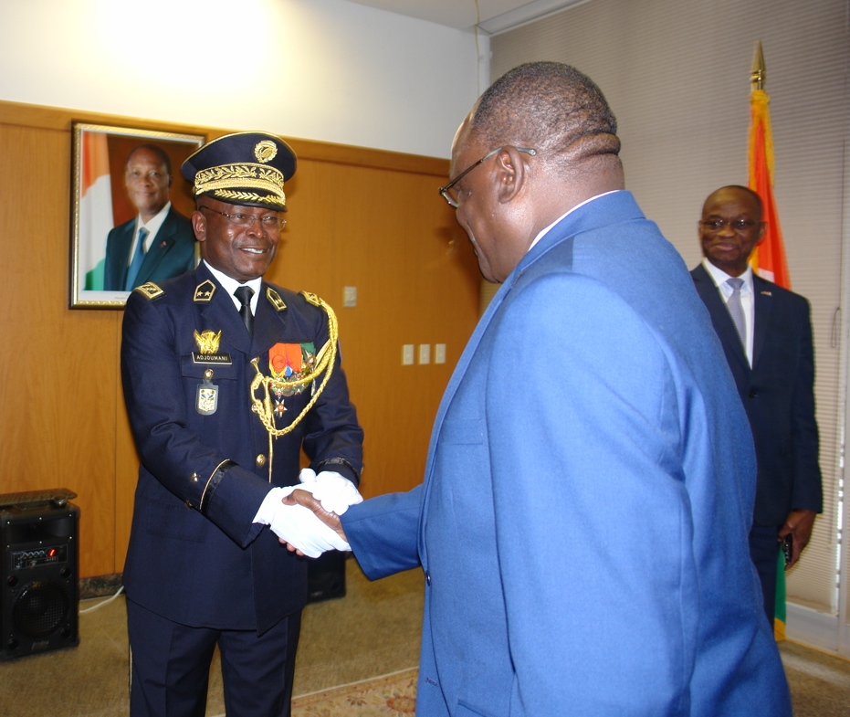 Cérémonie d’arrosage des galons du Général de Brigade  Yao Adjoumani , Attaché de Defense  à l’Ambassade de Côte d’Ivoire 