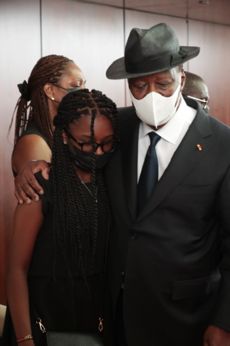 Arrivée de la dépouille du PM Hamed Bakayoko à Abidjan : Moment d’émotion et de tristesse