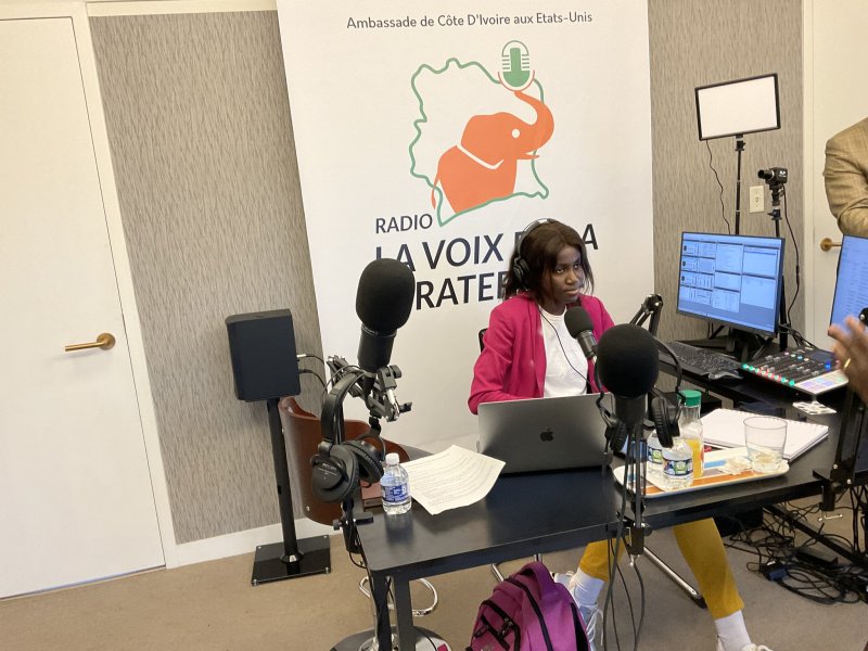 Washington , DC : Le ministre KKB à la radio “La voix de la Fraternité”